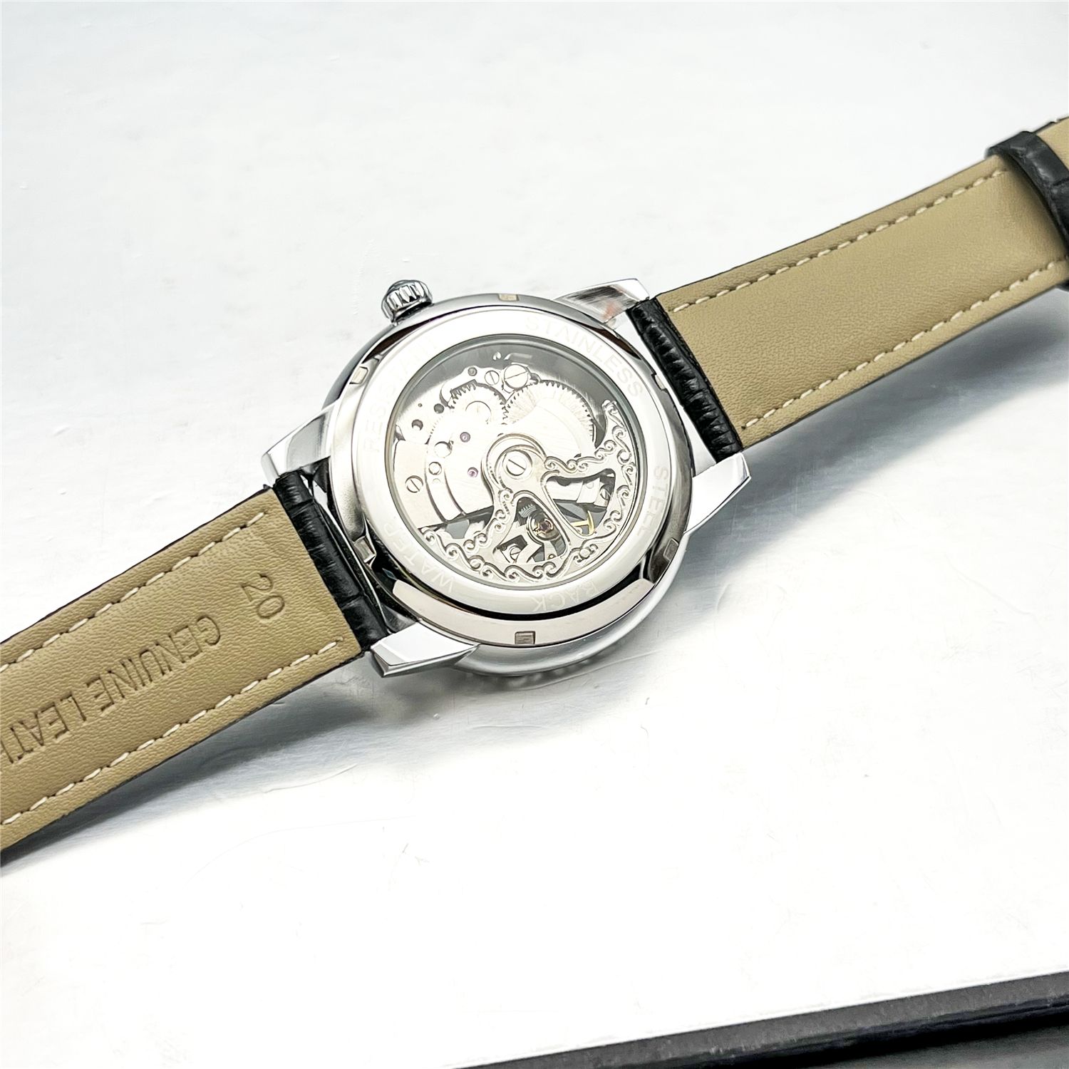 New High-Value Lightweight Lux - Luxury Watch Korea recension och pris